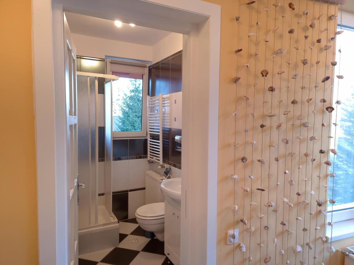 Marble Villa: Luxury Estate - Central But Intimate Sinaia Exterior foto